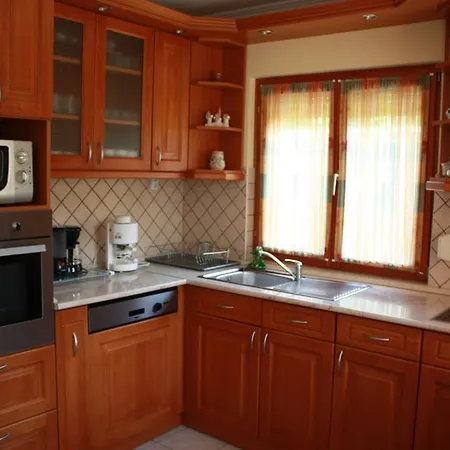 Manner Balatonalmadi